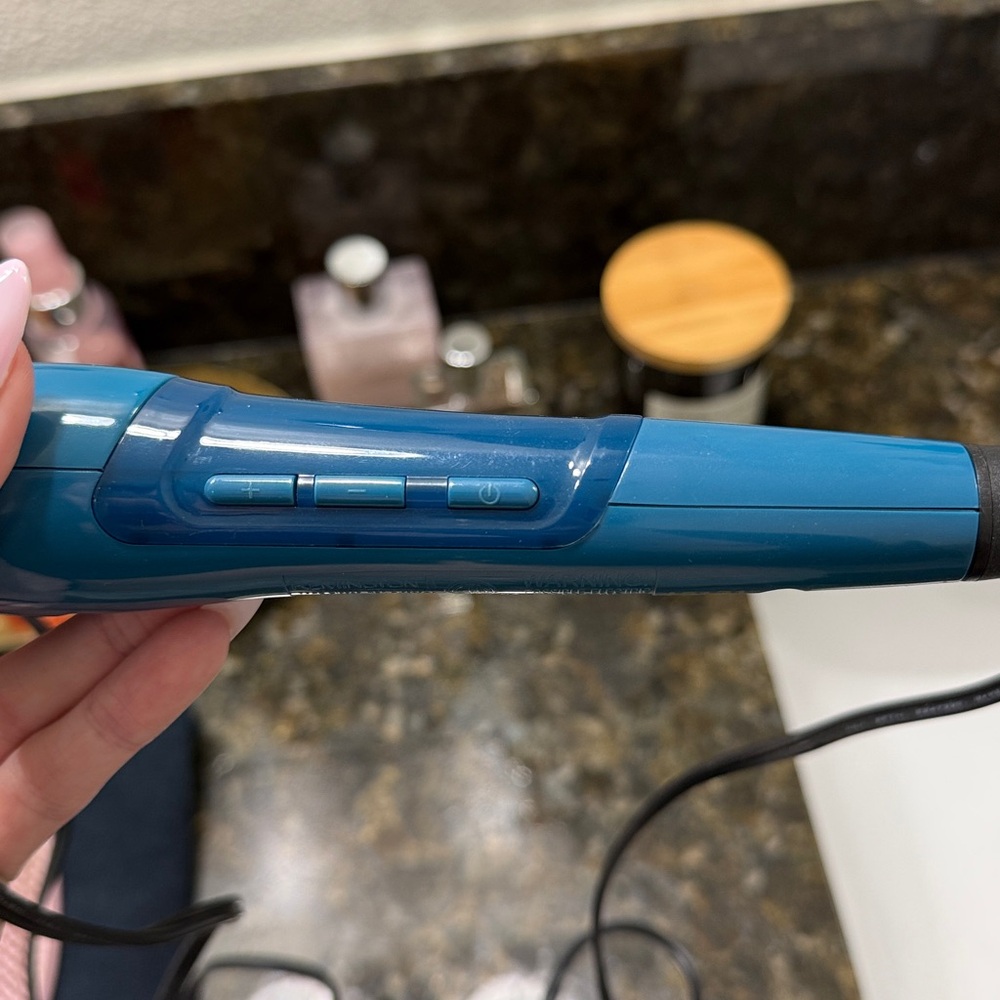 Remington Hair Curler - Picture 2 of 6